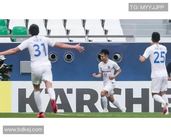 亚冠激战申花迎战珀斯光荣全力争胜展现球队实力与决心 亚冠激战申花迎战珀斯光荣全力争胜展现球队实力与决心