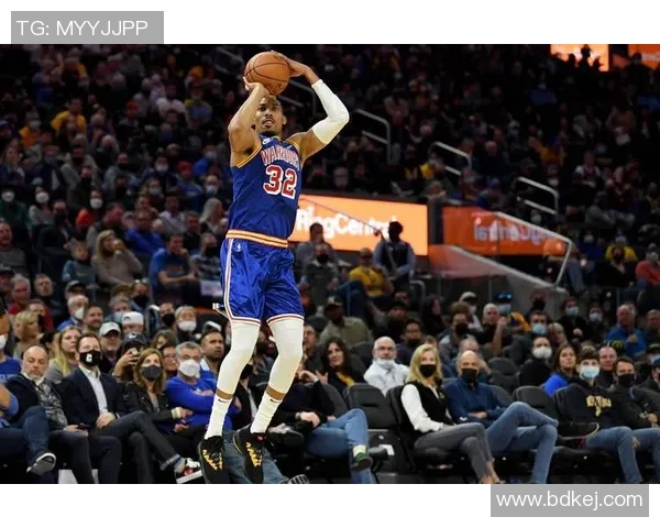 勇士与奇才精彩对决赛程回放全景解析与精彩瞬间回顾 勇士与奇才精彩对决赛程回放全景解析与精彩瞬间回顾