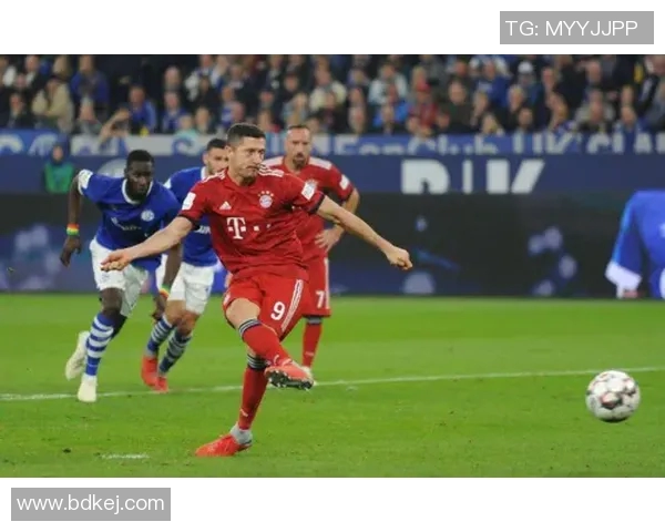 拜仁慕尼黑与沙尔克精彩集锦回顾球迷不容错过的激烈对决瞬间