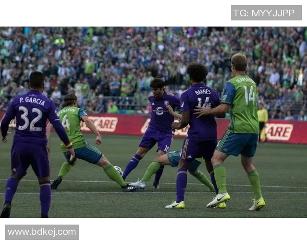 洛杉矶足球队迎战奥兰多城全力争胜精彩对决即将上演 洛杉矶足球队迎战奥兰多城全力争胜精彩对决即将上演