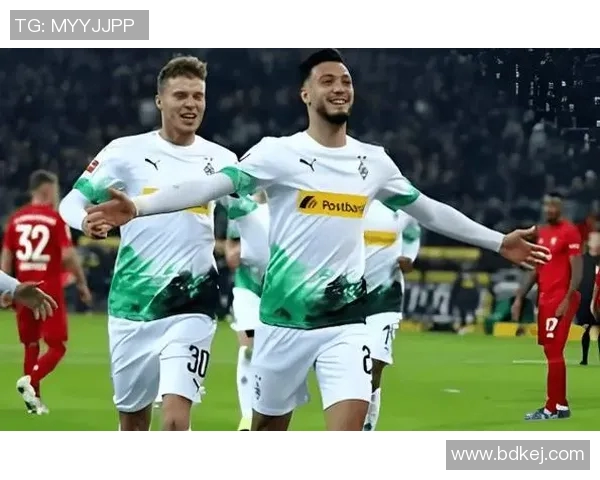 比勒贵主场迎战门兴挑战赛季首胜双方争夺激烈精彩纷呈的对决即将上演 比勒贵主场迎战门兴挑战赛季首胜双方争夺激烈精彩纷呈的对决即将上演