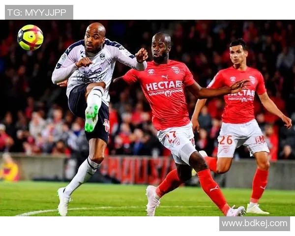 第戎与巴黎足球对决比分分析及赛后精彩回顾