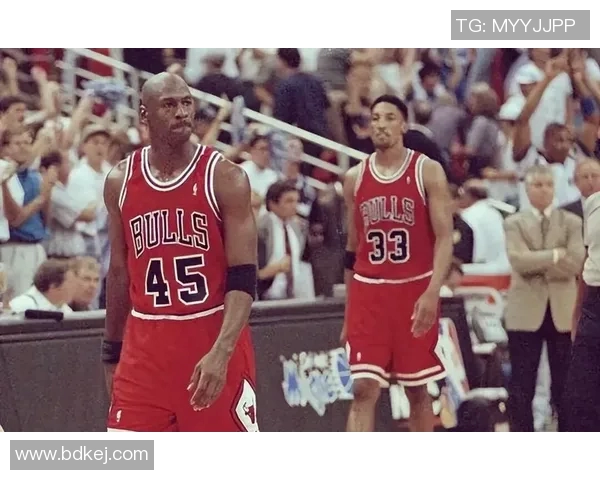 公牛队惨遭爵士队逆袭以54比96落败赛季表现堪忧