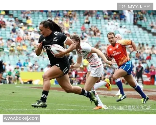 自由队与罗萨里激战正酣谁能在这场对决中笑到最后