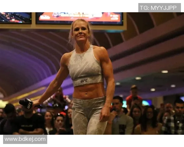 女王罗西与霍尔姆巅峰对决揭晓女子综合格斗新篇章